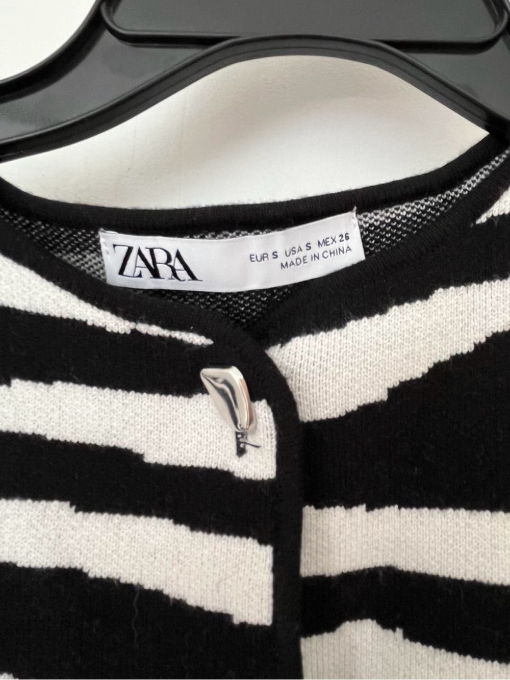 Zara Black and White Zebra-Print Knit Sleeveless Button Up Vest - Picture 3 of 3